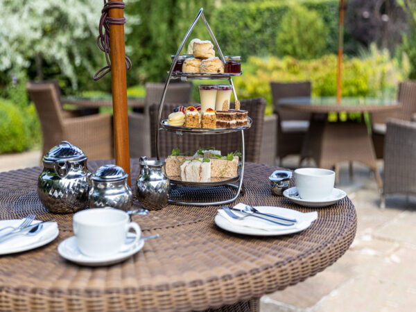 2---table-in-garden