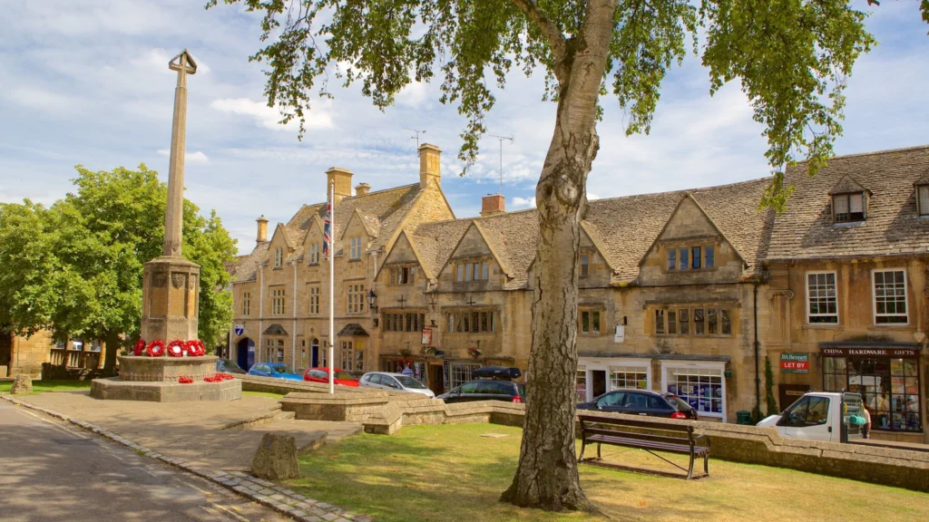Starting the Cotswold Way from Chipping Campden